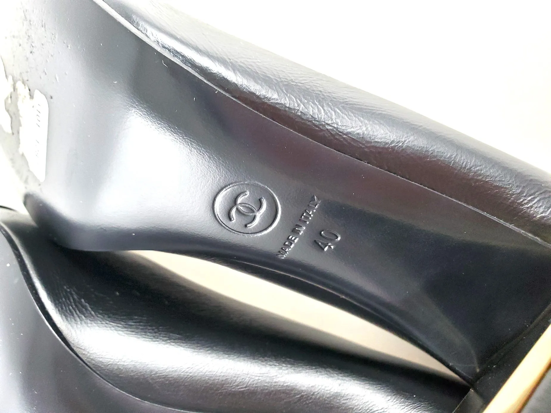 CHANEL CC Logo Round Toe Pumps 40