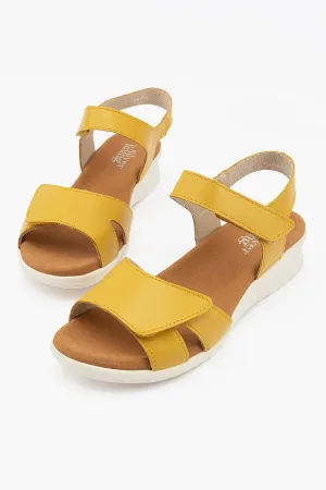 SILVER LINING - Mustard leather comfort sandals! 40