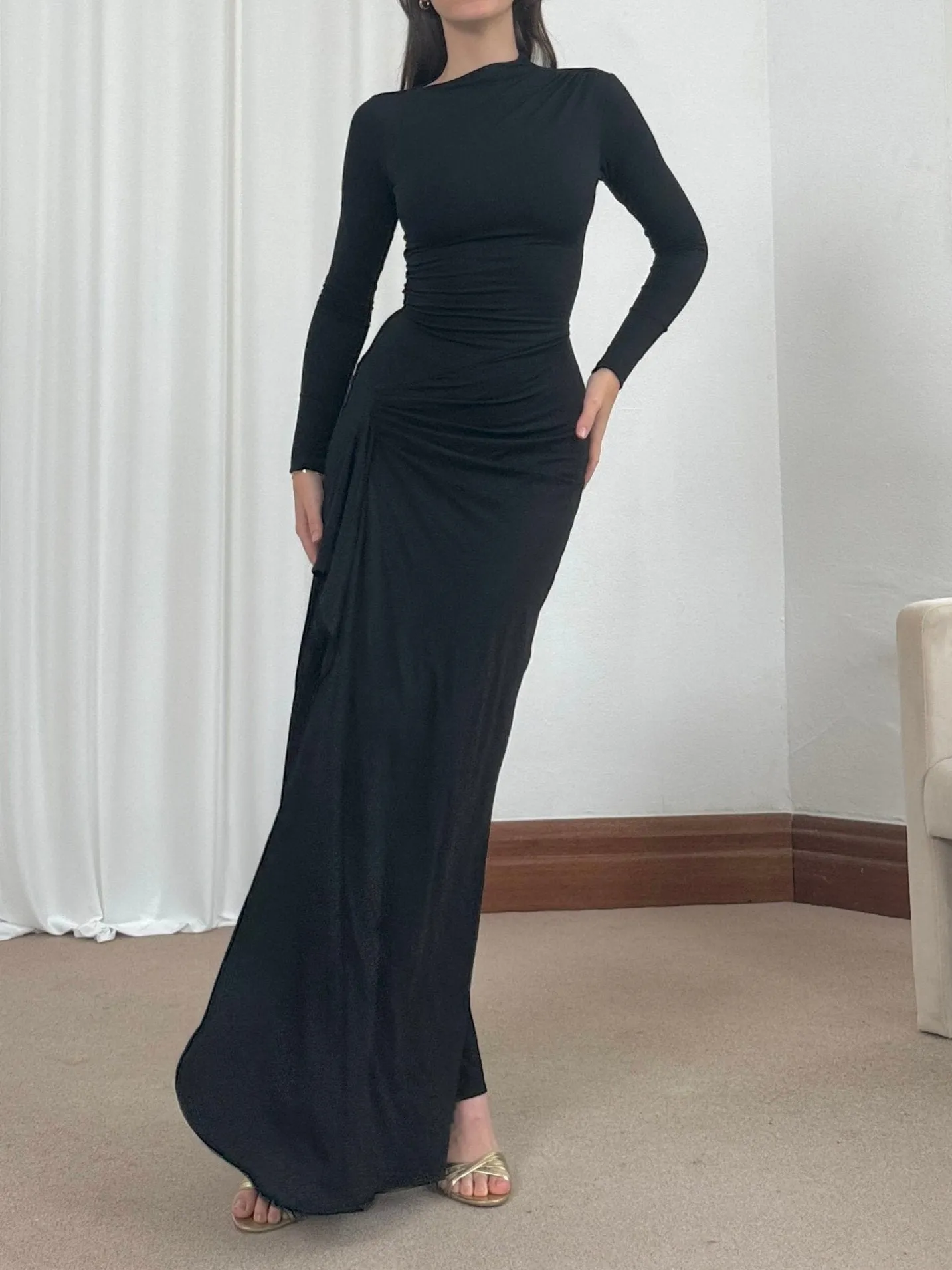 Veneta – Draped elegant stretch – Long-sleeve gown